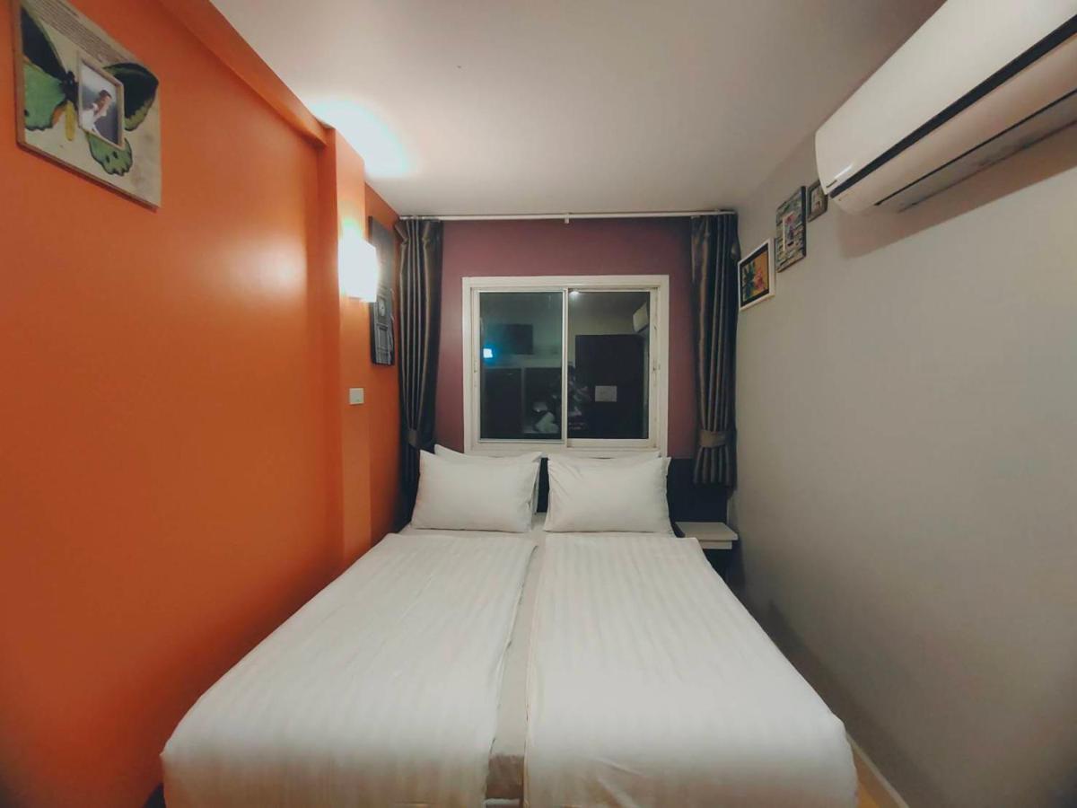 Отель Bbhouse Phra Athit Бангкок Экстерьер фото